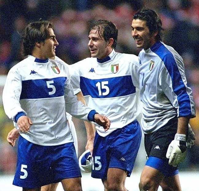 他在中场休 他在中场休